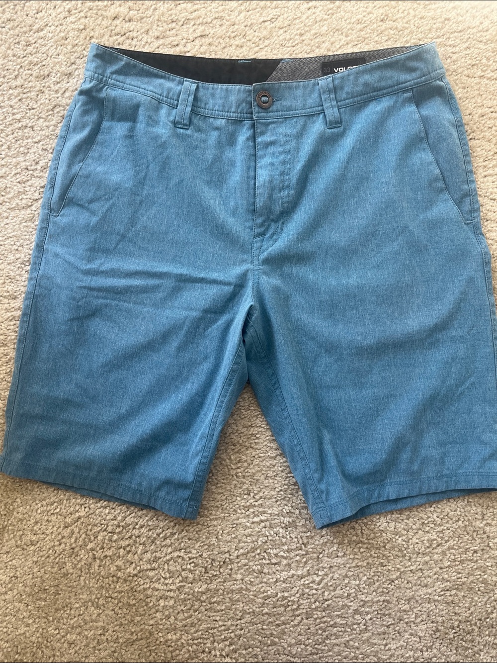 Volcom shorts size 33